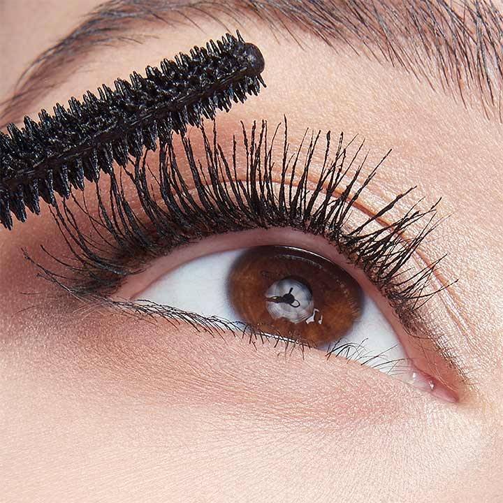 Maybelline SkyHighMascara ModelVisual Claim4