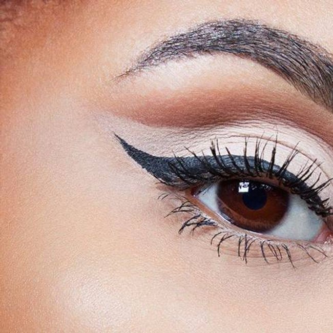 maybelline fall makeup master precise ink metallic liquid eyeliner cut crease macro 3x2