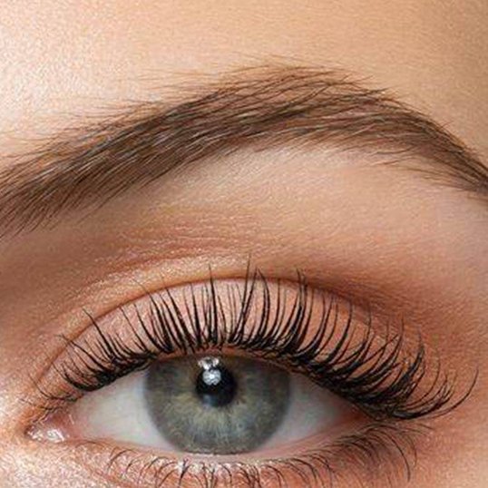 Maybelline Lash Boosting Serum Effect 4 780x1040