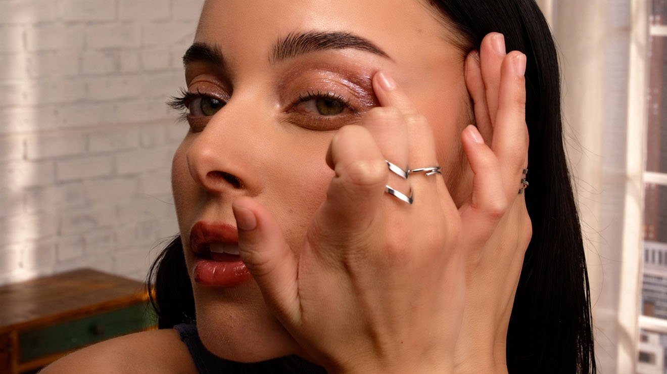 Maybelline Shadow Drip PDP Video Cover