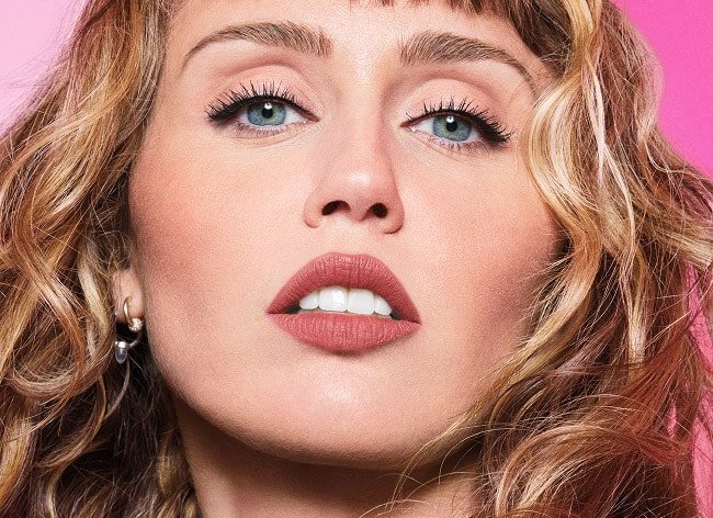 Maybelline Serum Lipstick clp model category