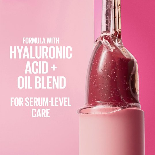 A product shot of Maybelline’s serum lipstick for hydrating lips. Test reads: FORMULA WITH/ HYALURONIC/ ACID+/ OIL BLEND/ FOR SERUM LEVEL/ CARE.