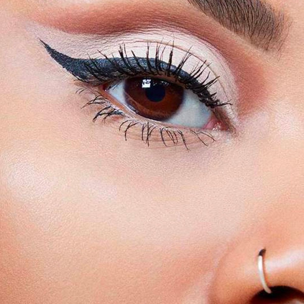 -/media/project/loreal/brand-sites/mny/emea/uk/tips-and-trends-old/articles/article_how-to-do-a-cut-cease.jpg?rev=32cae1129ca14f26b3acdf618eba9aff