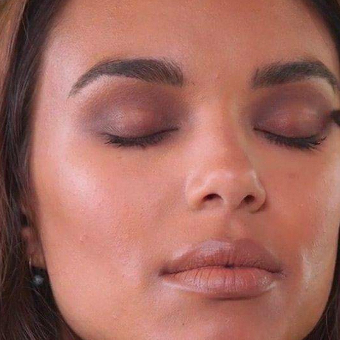 article SMOKEY EYE MAKEUP TUTORIAL 